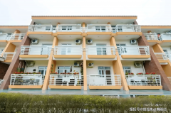 <b>床头、间均设呼叫按钮</b>